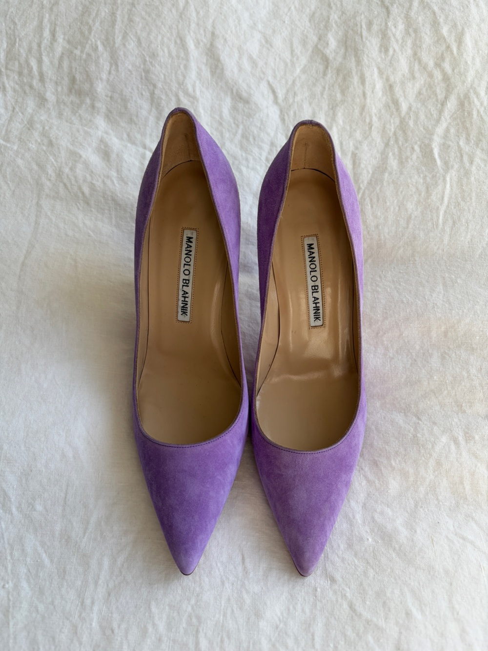 Manolo Blahnik Suede Pointy Toe BB 10 Classic Pumps Heels Purple Lilac Lavender - Picture 2 of 9
